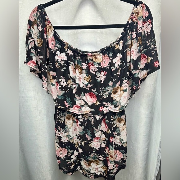 Floral Ruffle Blouse - Picture 2 of 3